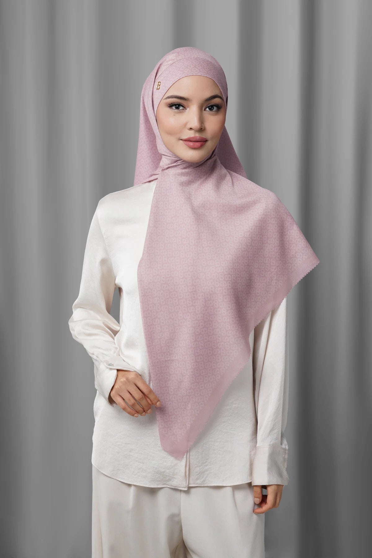 Tapis Tie Back Square - Bridal Rose