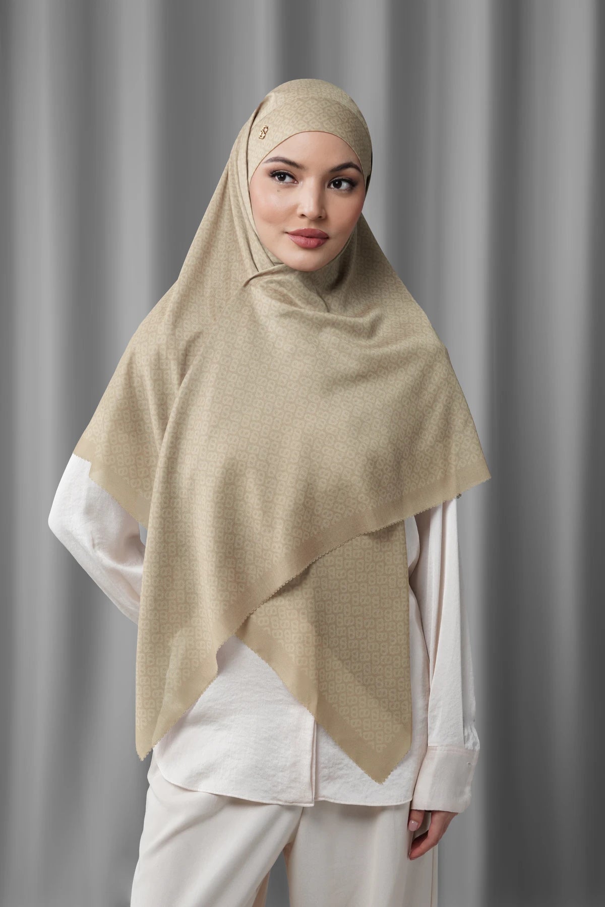 Tapis Tie Back Square - Tan