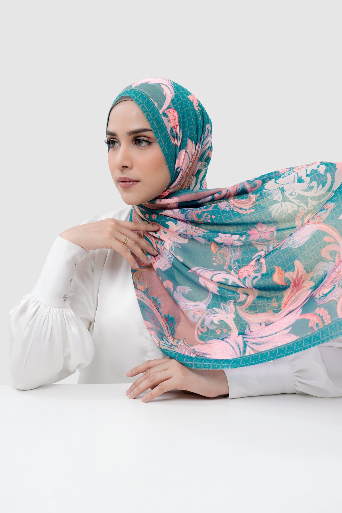 Autograph 3.0 Voile Shawl - Tapestry