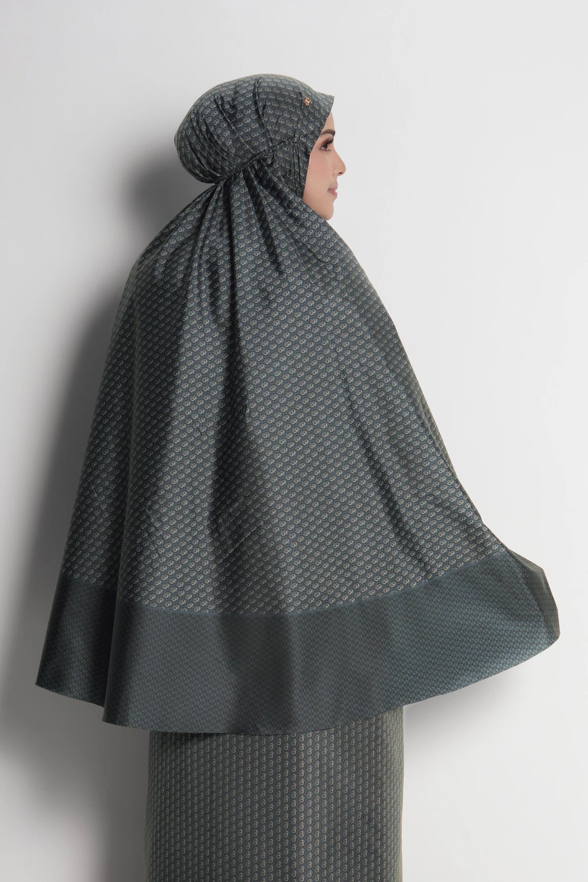 Axis Capsule Prayer Robe - Stratified Sea