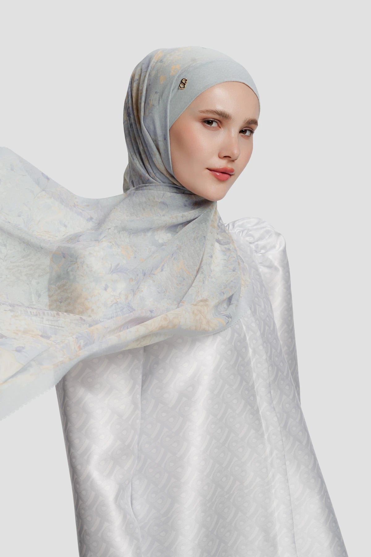 istanbul tie back shawl in dove by buttonscarves style look
