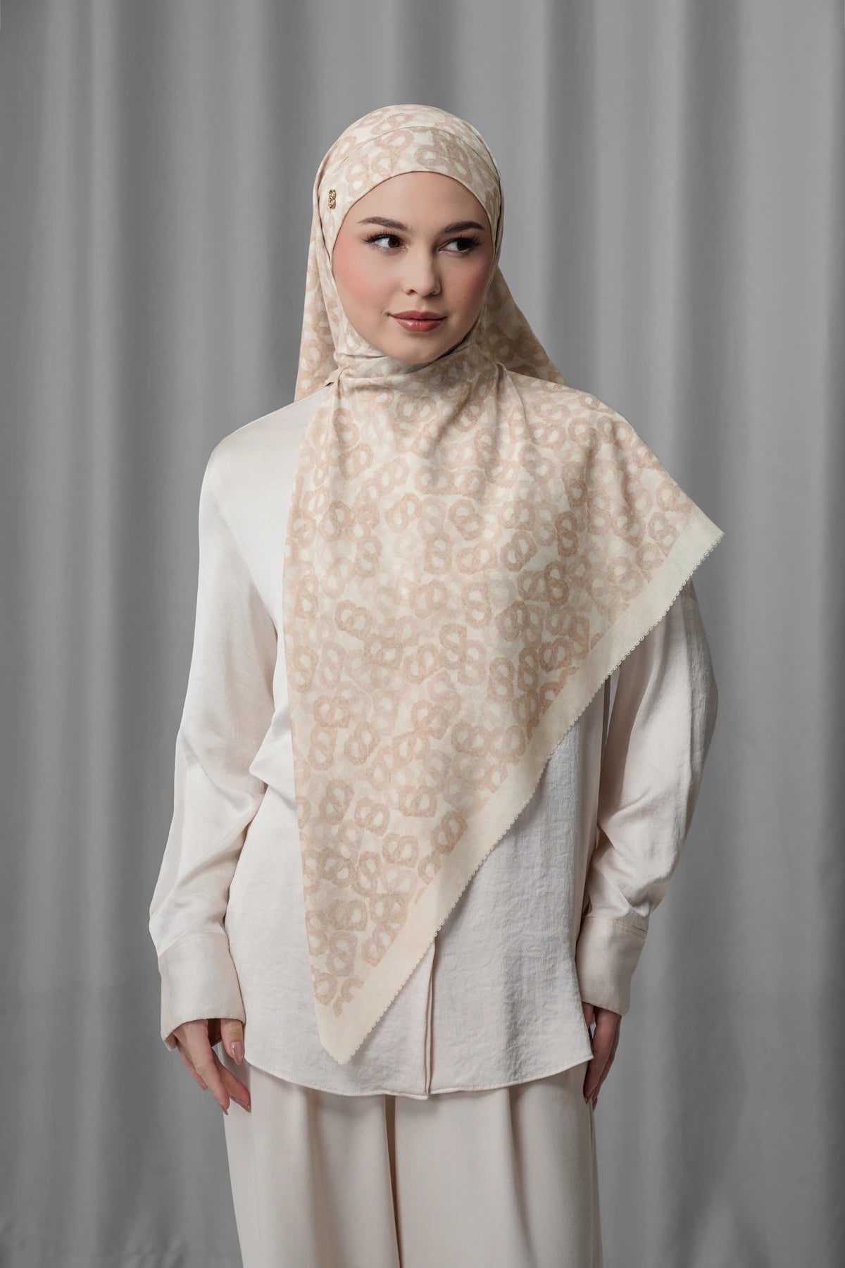 Samla de Fleur Tie Back Square - Gray Morn
