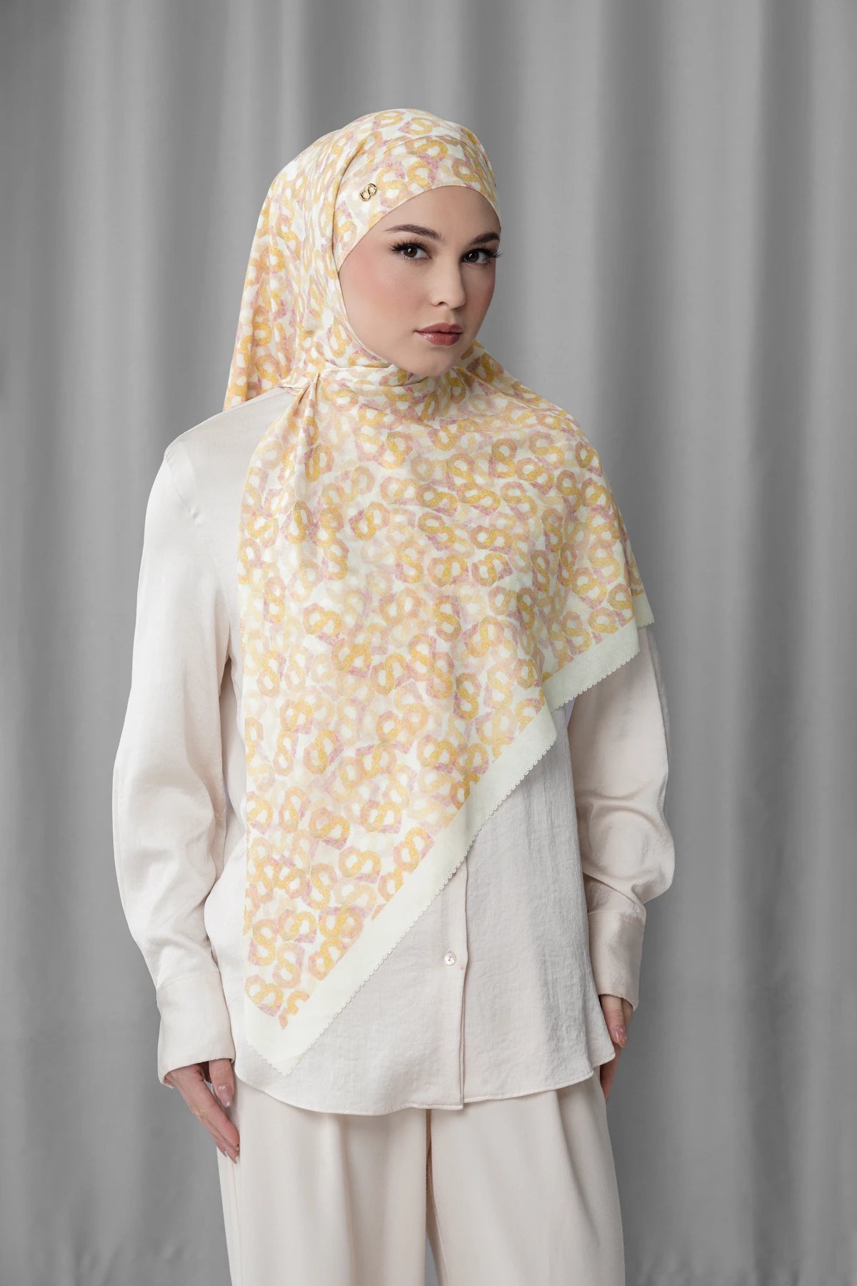 Samla de Fleur Tie Back Square - Lily White