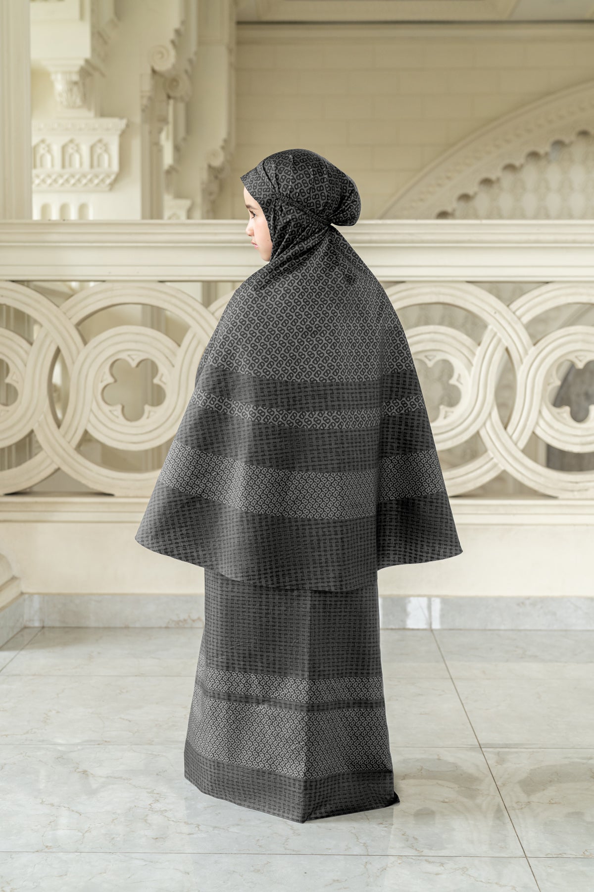 Tapis Abstre Kids Capsule Prayer Robe - Charcoal