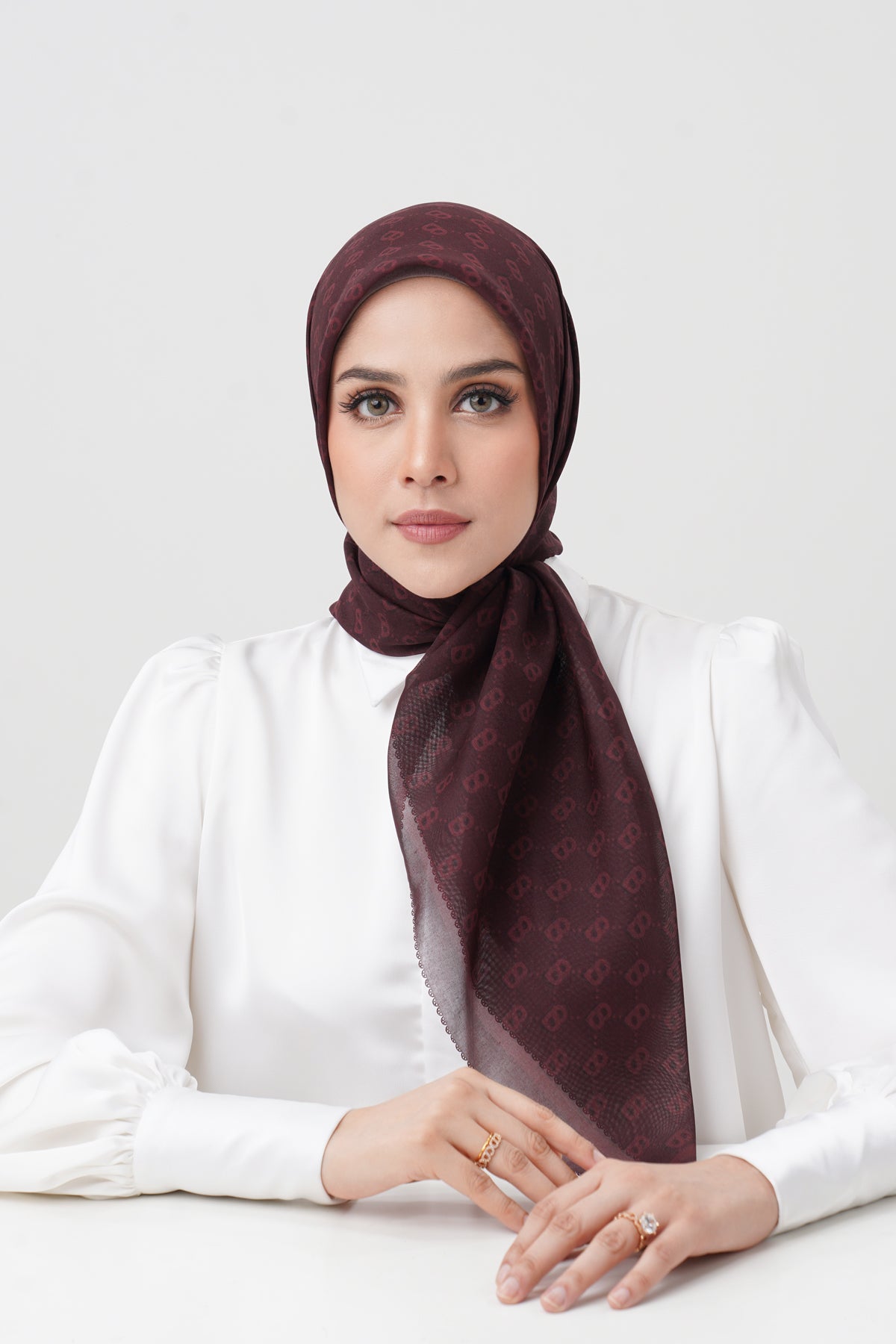 Beverly Square - Garnet