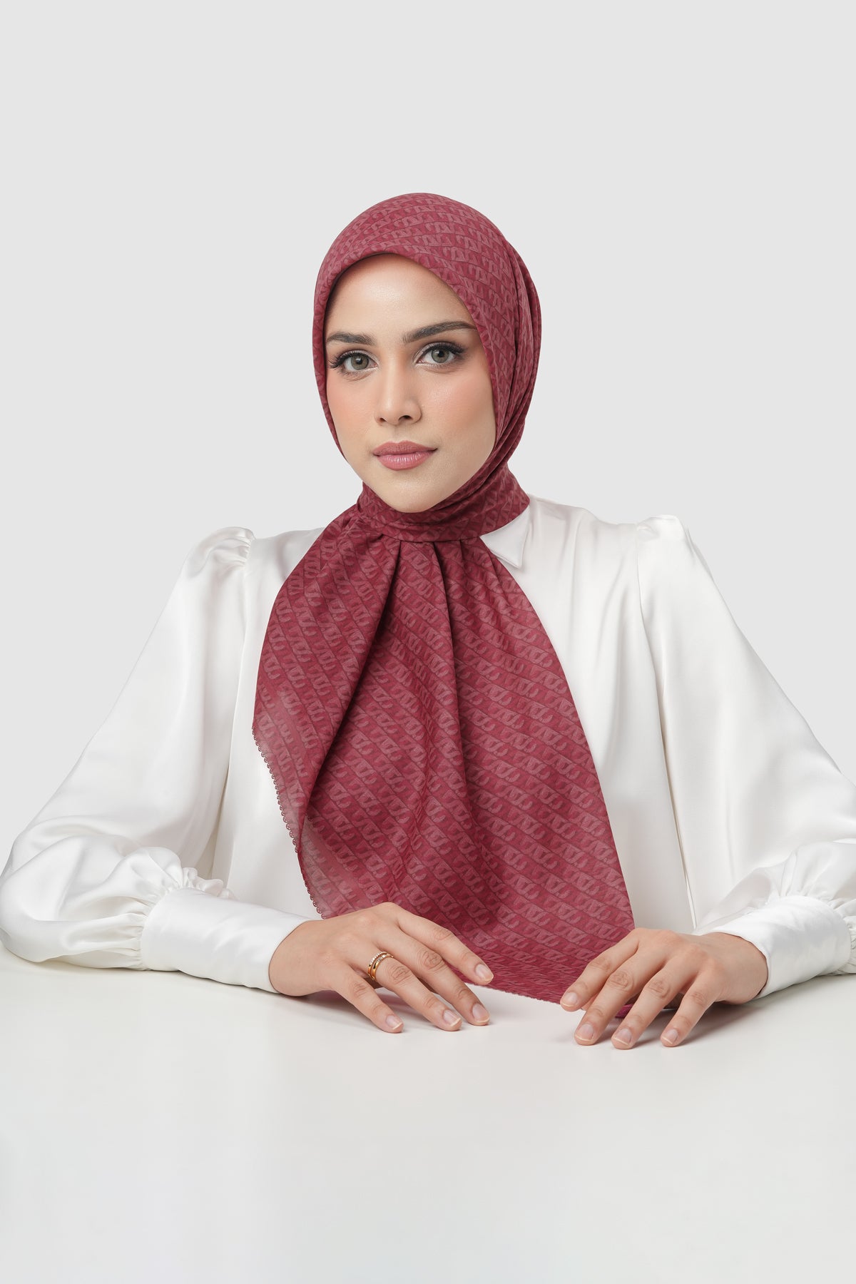 Interlock Square - Cherry