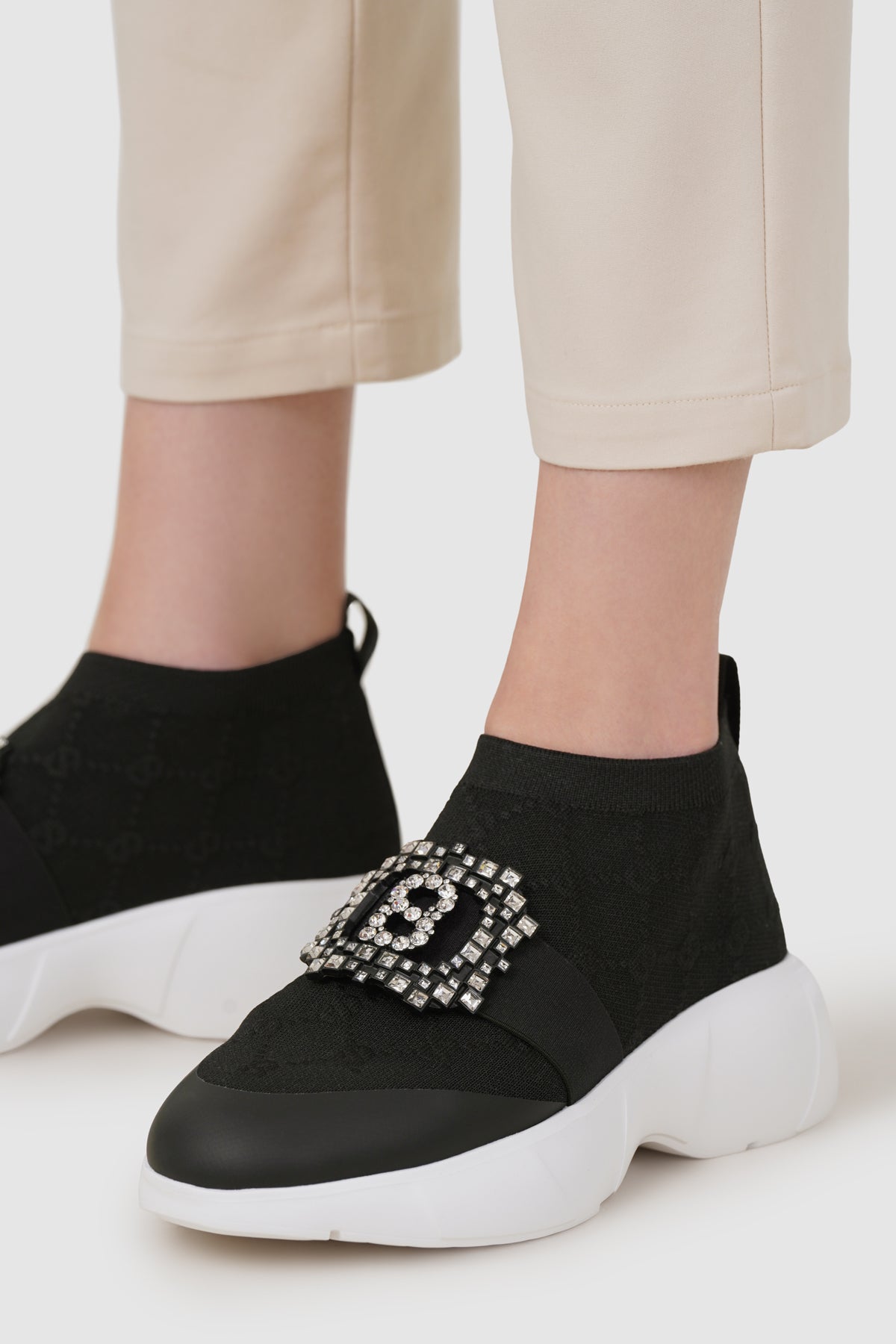 Beverly Stretch Sneakers - Black