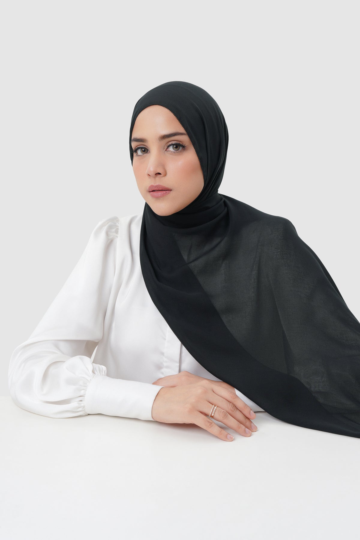 Everyday Twill Shawl - Jet Black