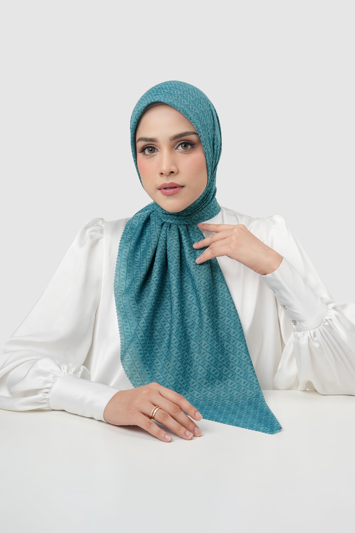 Interlock Square - Teal