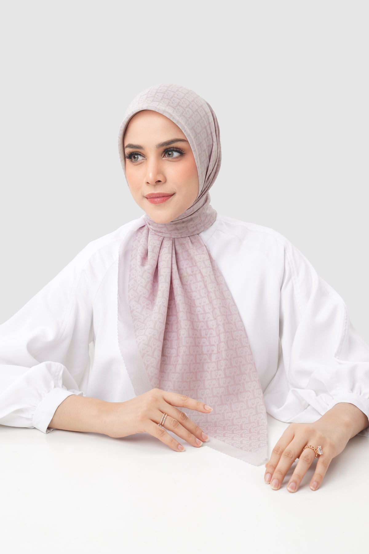 Bimu Twill Square - Pinkish Petals