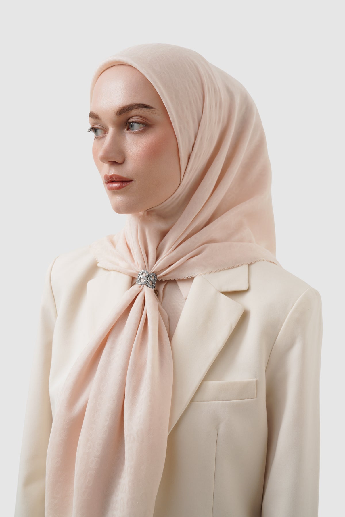 Lavish Ring Brooch - Silver