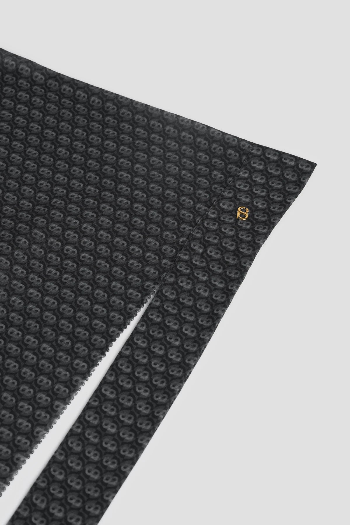axis tie back shawl in asphalt by buttonscarves pattern detail