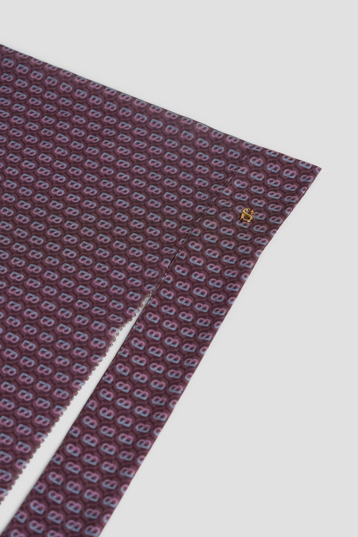 axis tie back shawl in raisin by buttonscarves pattern detail