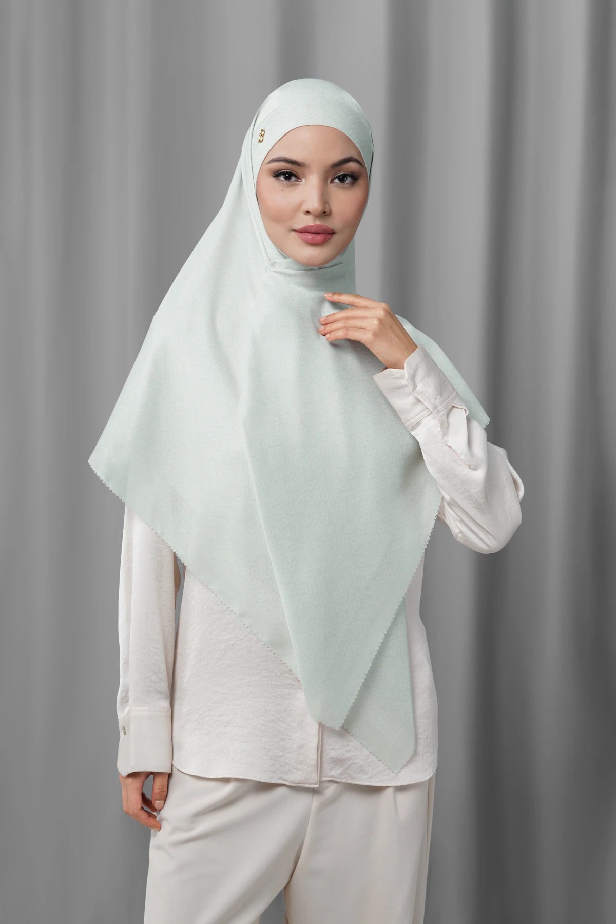 Tapis Tie Back Square - Antique White