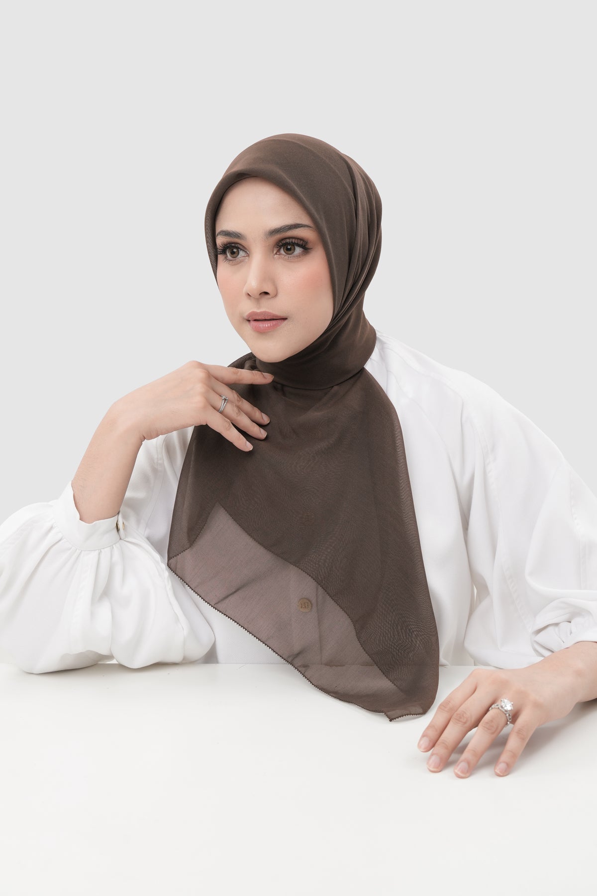Sunday Square - Seal Brown