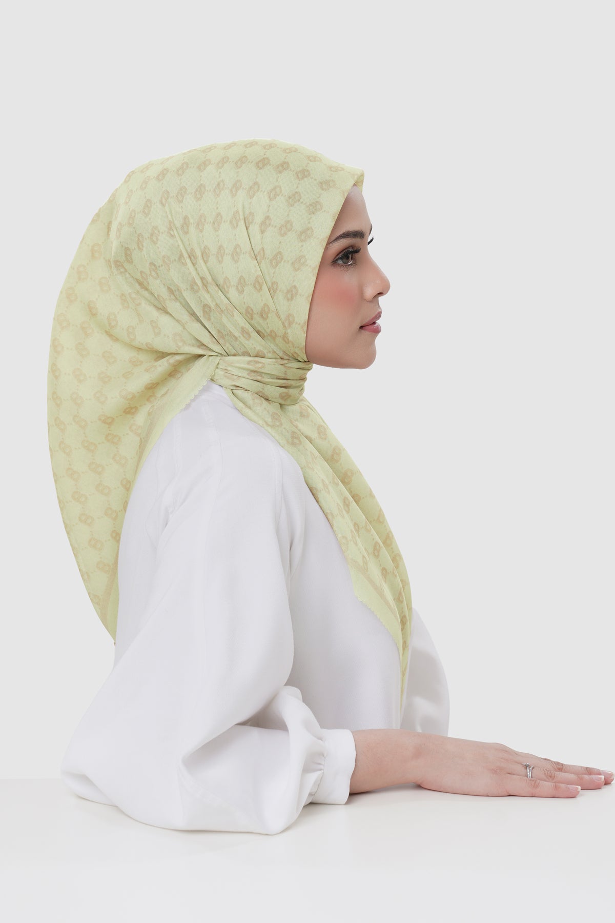 Beverly Square - Yellow Cream