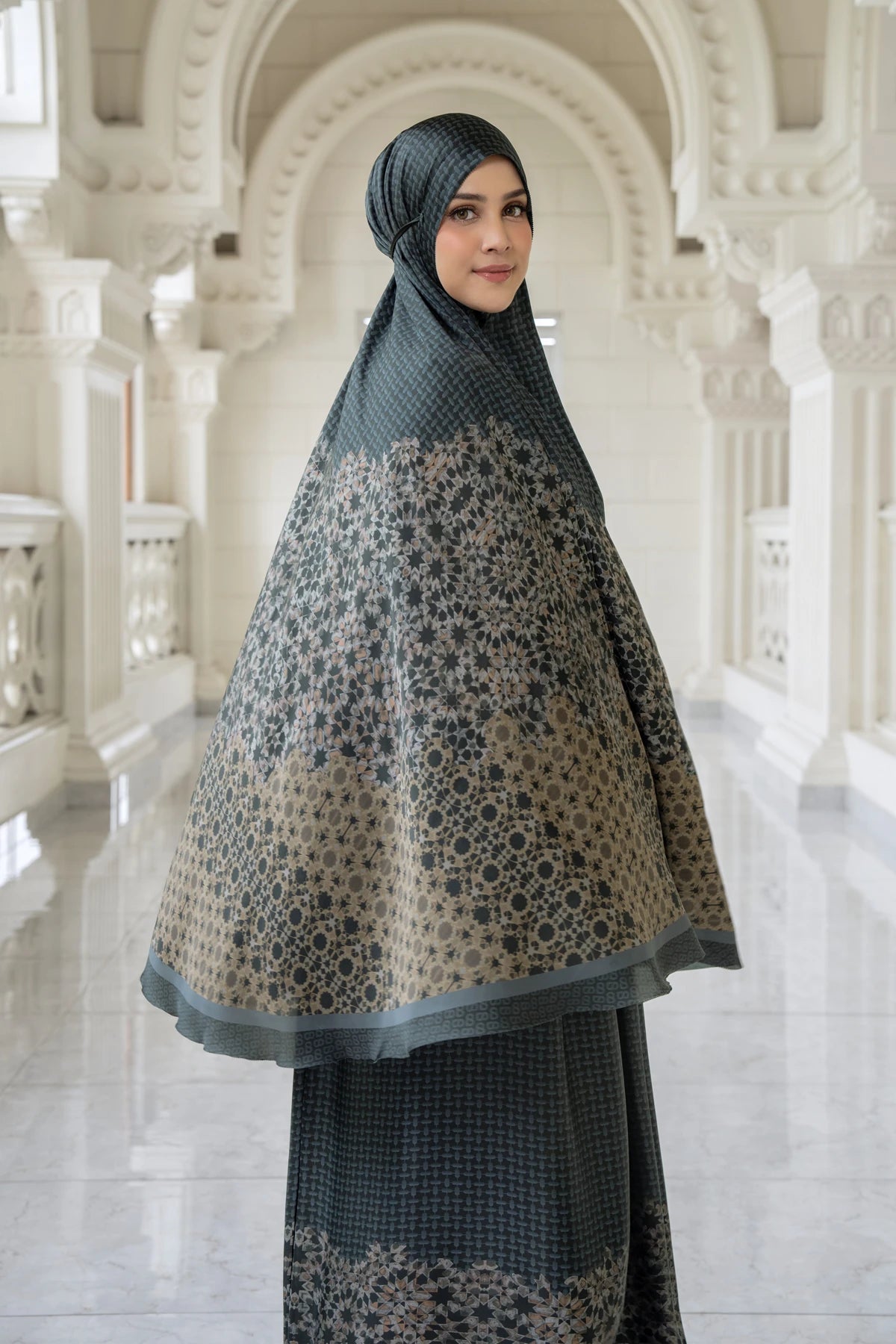Haramain 2 Prayer Robe - Dates