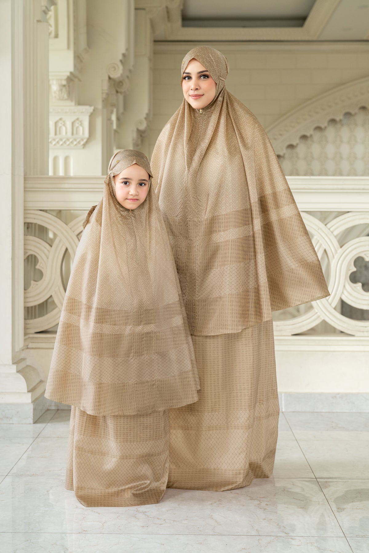 Tapis Abstre Kids Capsule Prayer Robe - Porcini