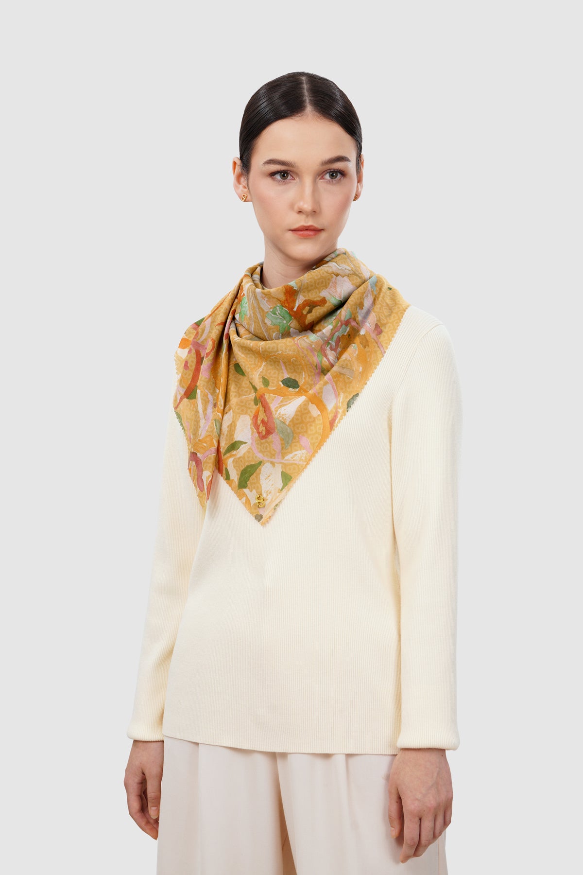 Velmora Square - Tape