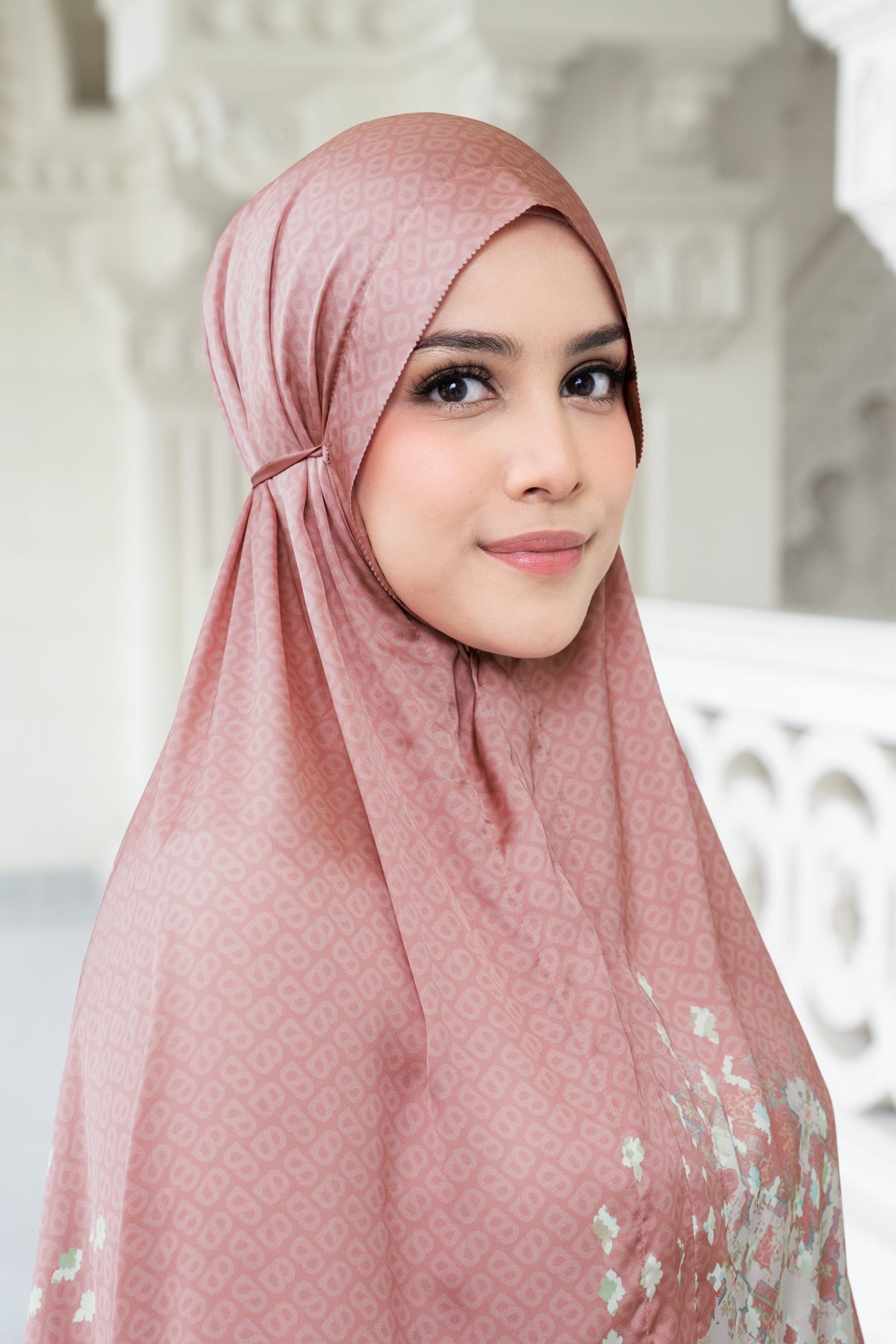 Moroccan Prayer Robe - Azalea