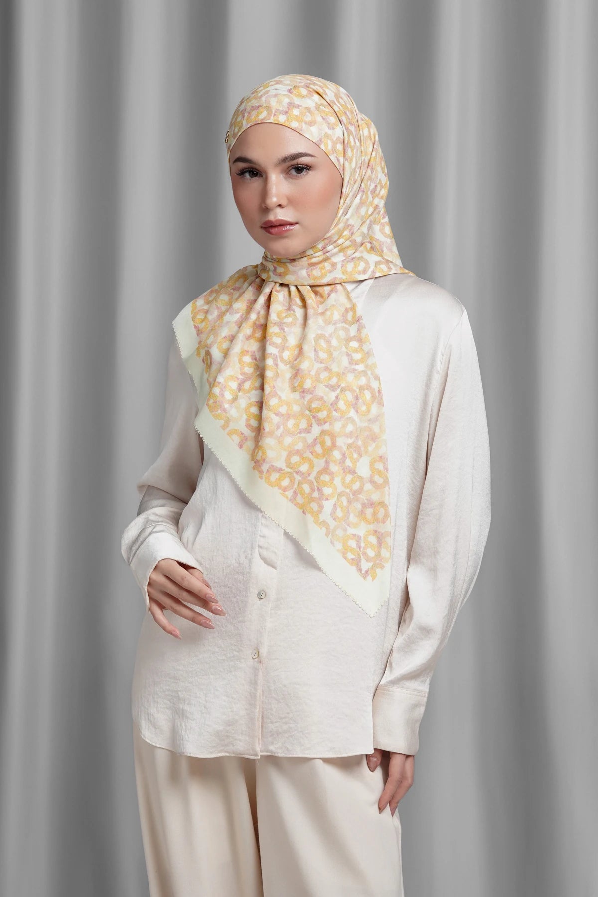 Samla de Fleur Tie Back Square - Lily White