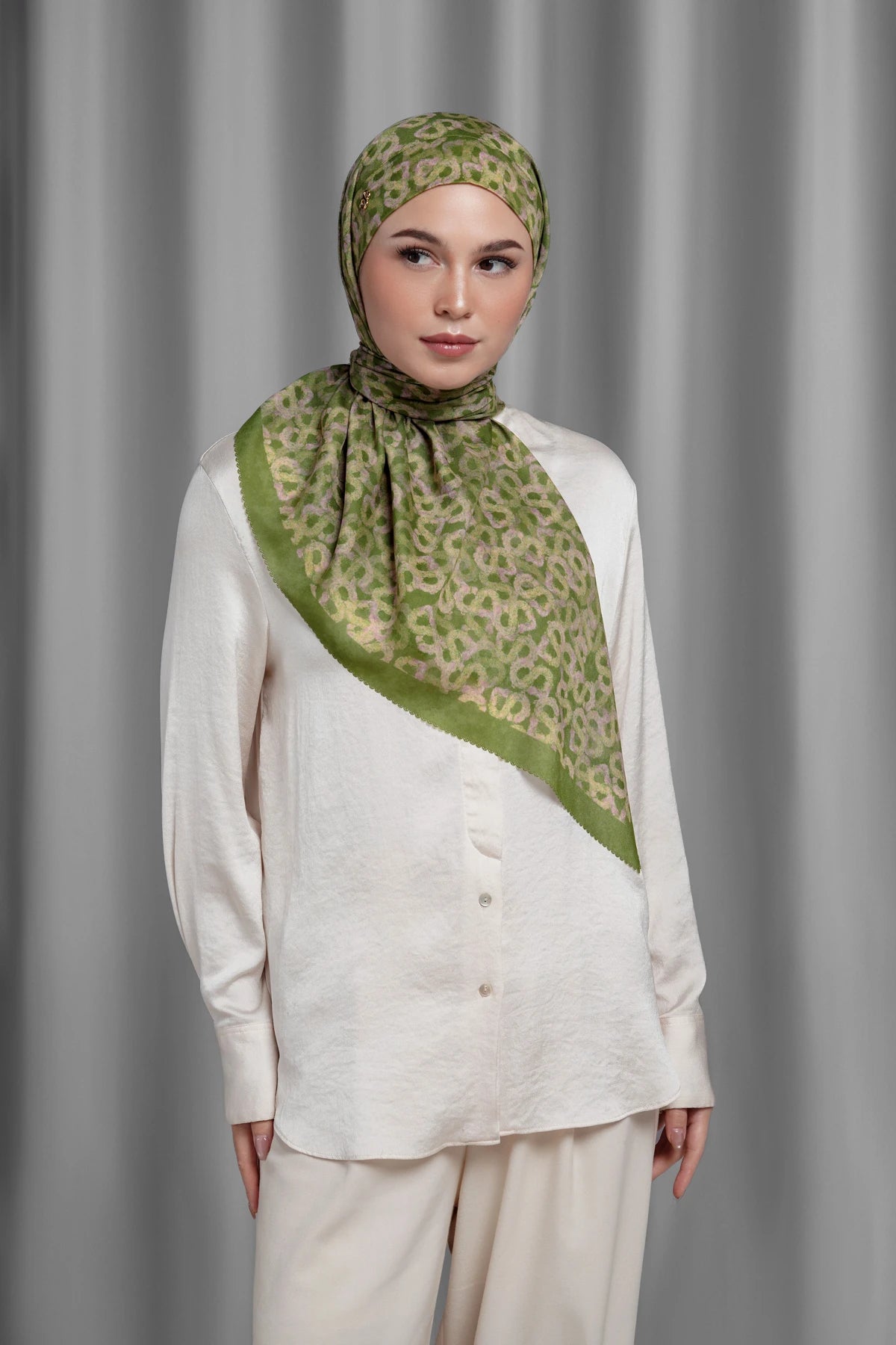 Samla de Fleur Tie Back Square - Olive Branch