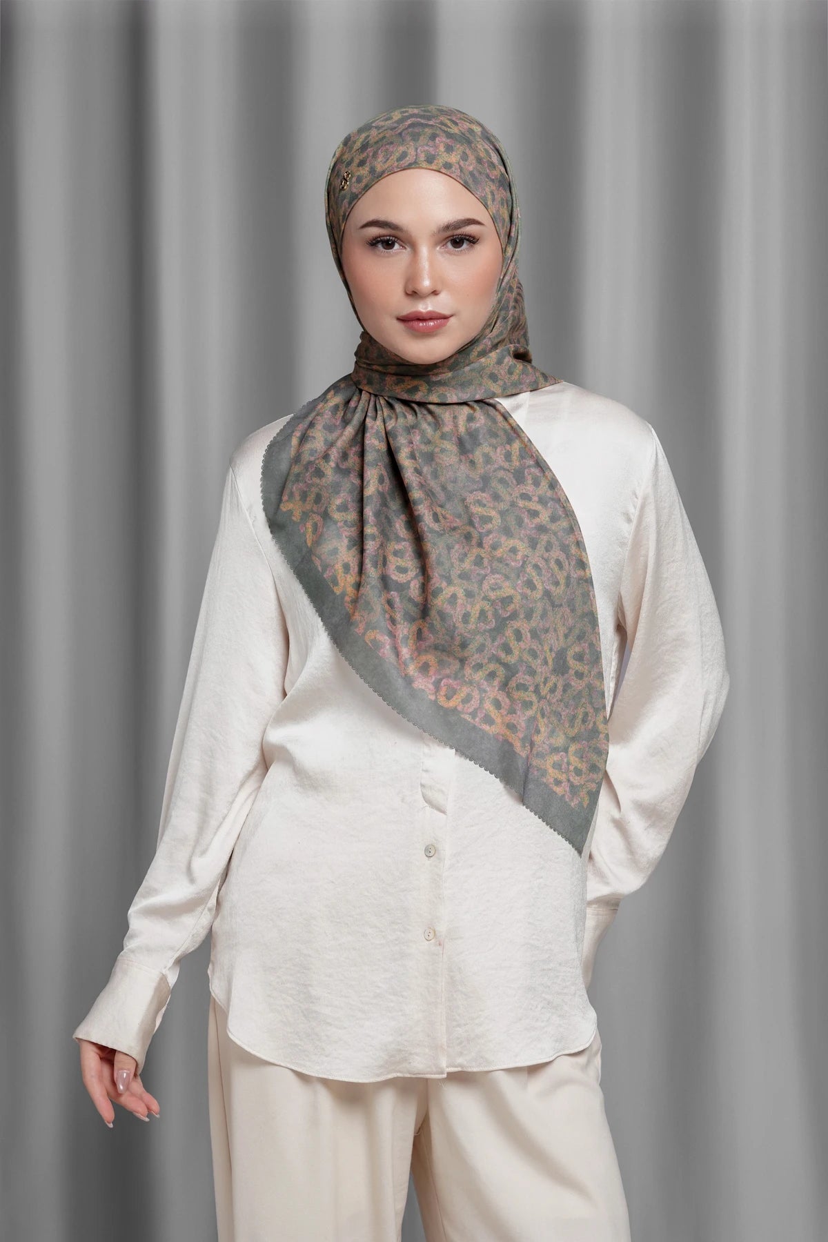 Samla de Fleur Tie Back Square - Smoked Pearl