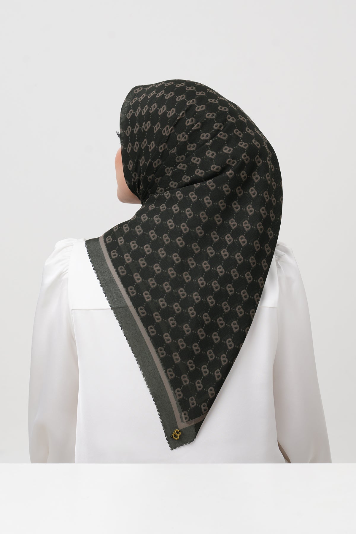 Beverly Square - Dates