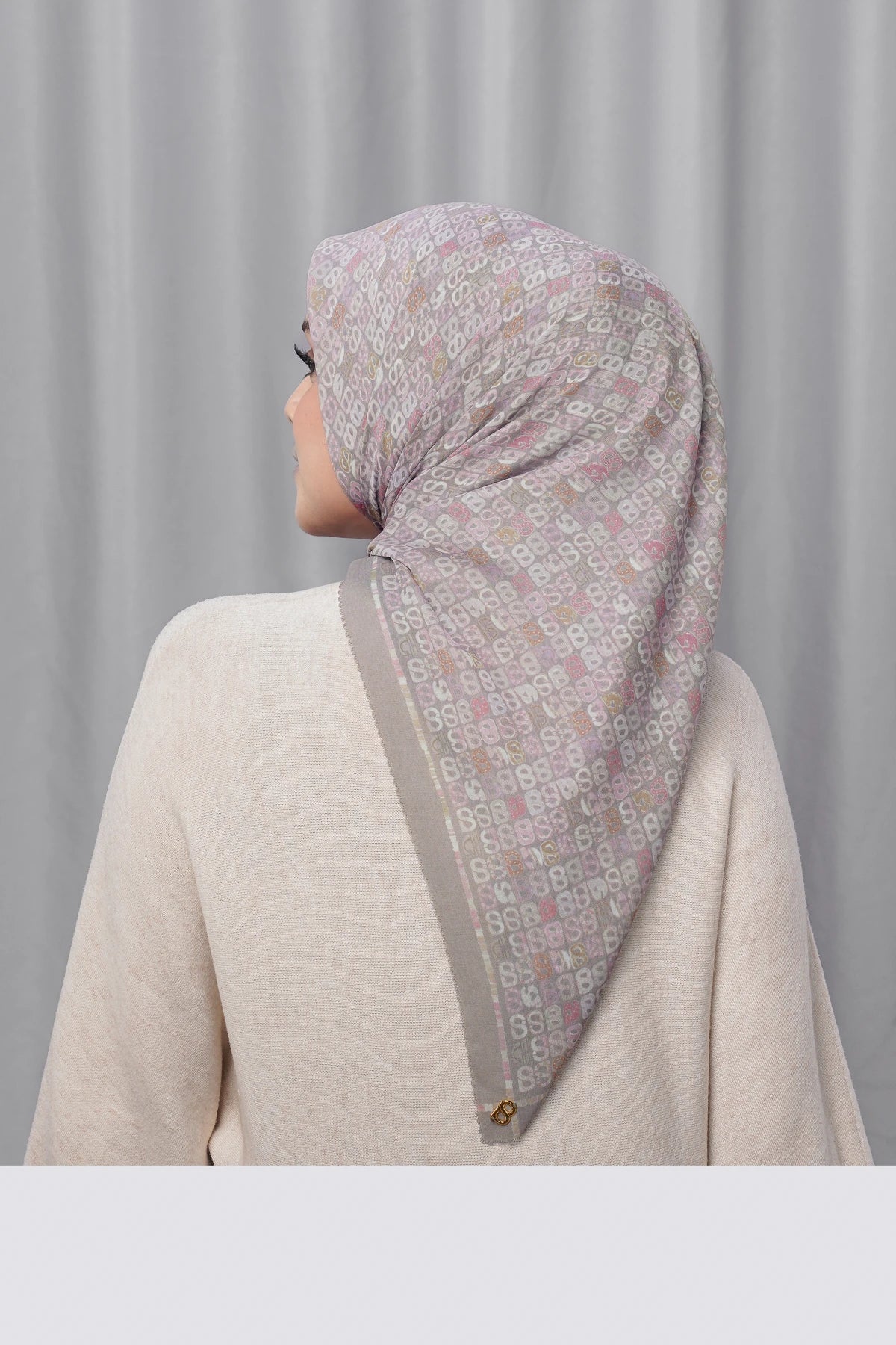 Nagita Square - Quiet Grey