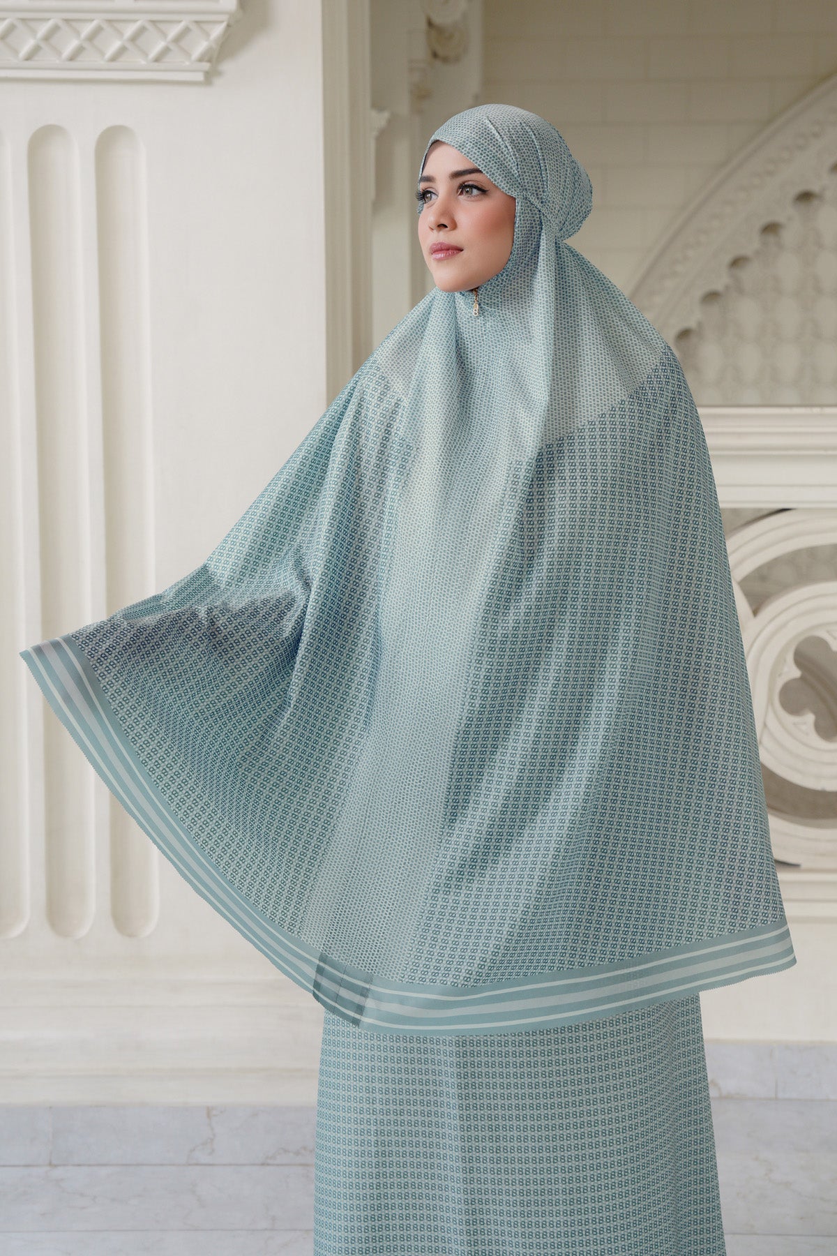 Linka Two Tone Capsule Prayer Robe - Mist