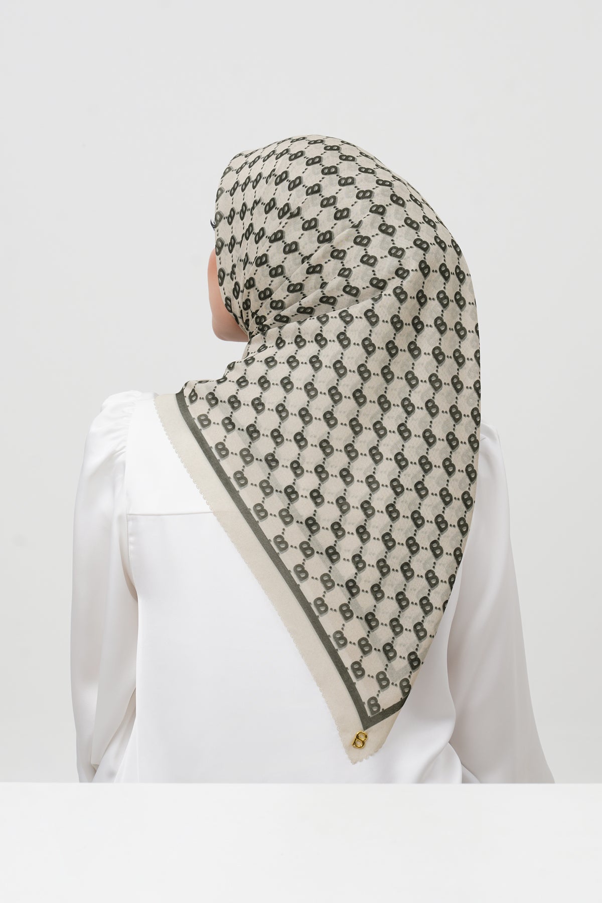 Beverly Square - Sesame