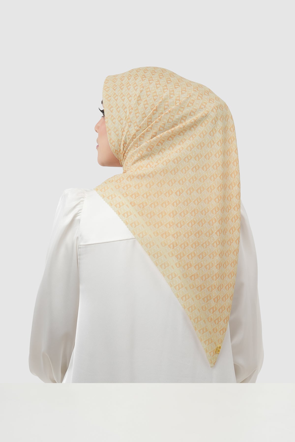 Interlock Square - Pale Banana