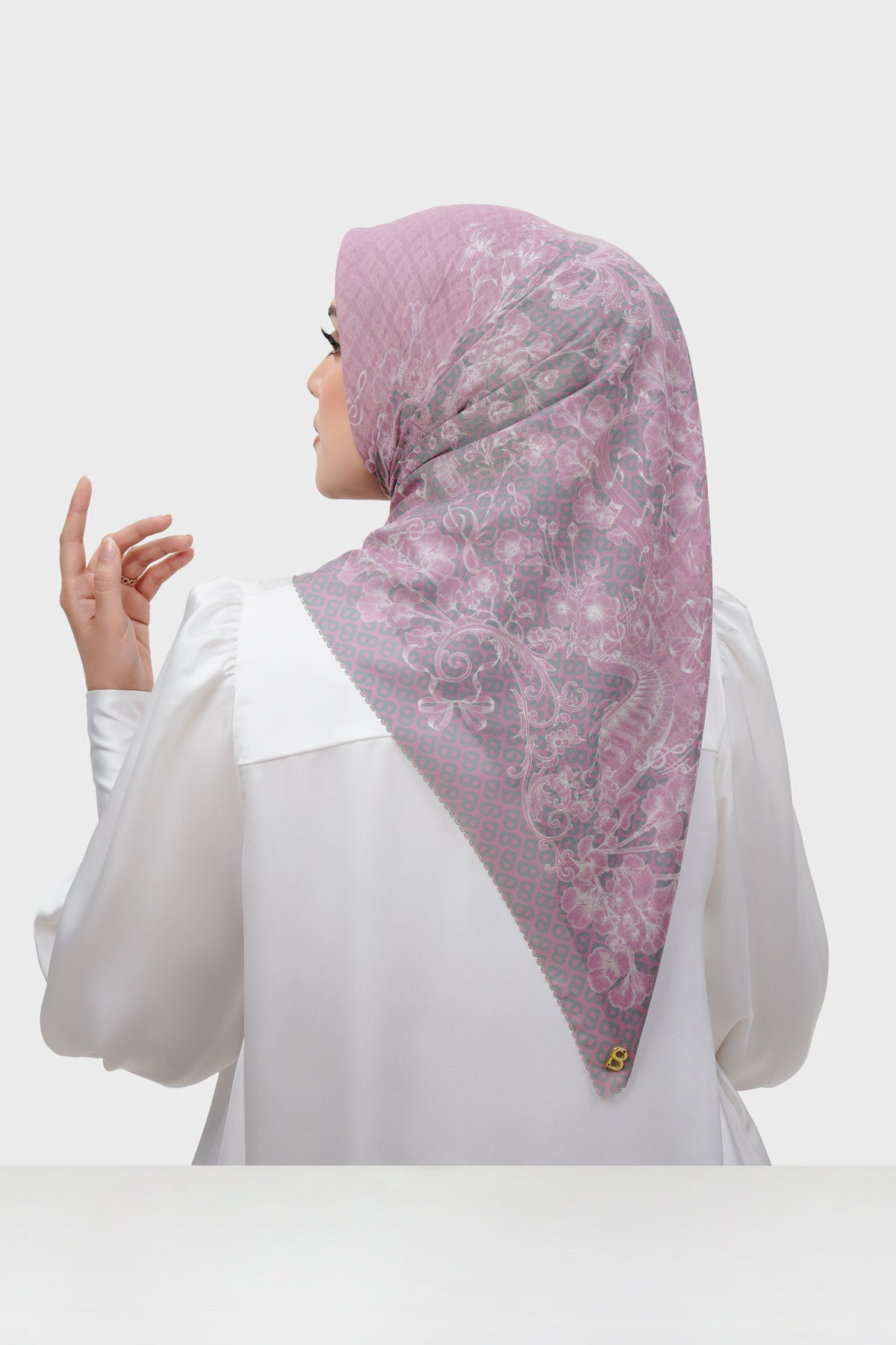 Nada 3 Square - Flowers