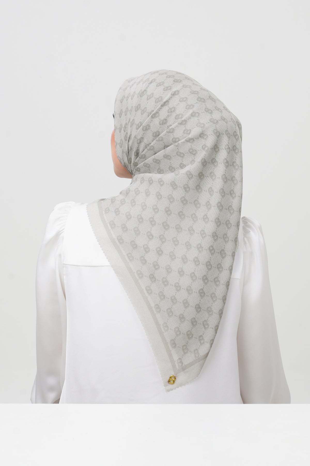 Beverly Square - Moonbeam