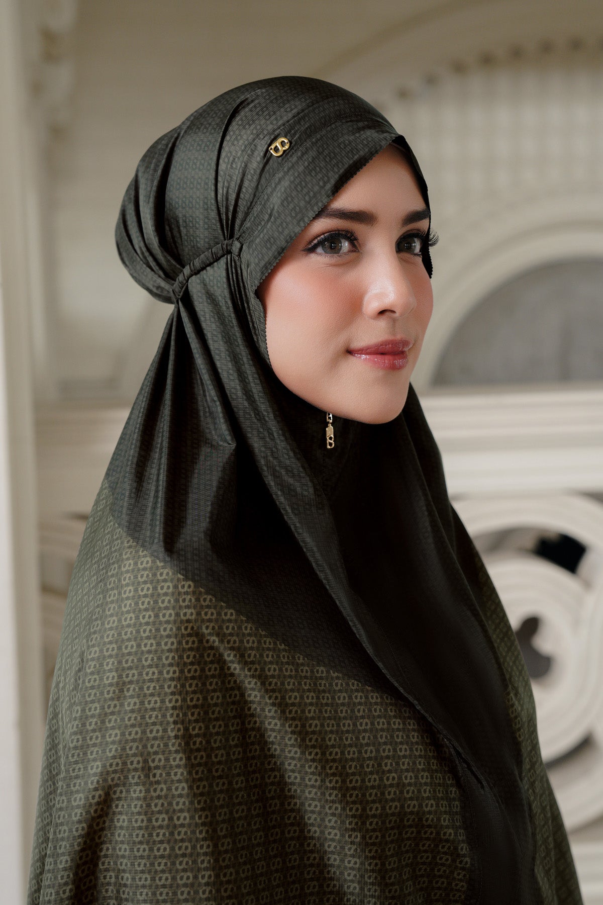 Linka Two Tone Capsule Prayer Robe - Cocoa
