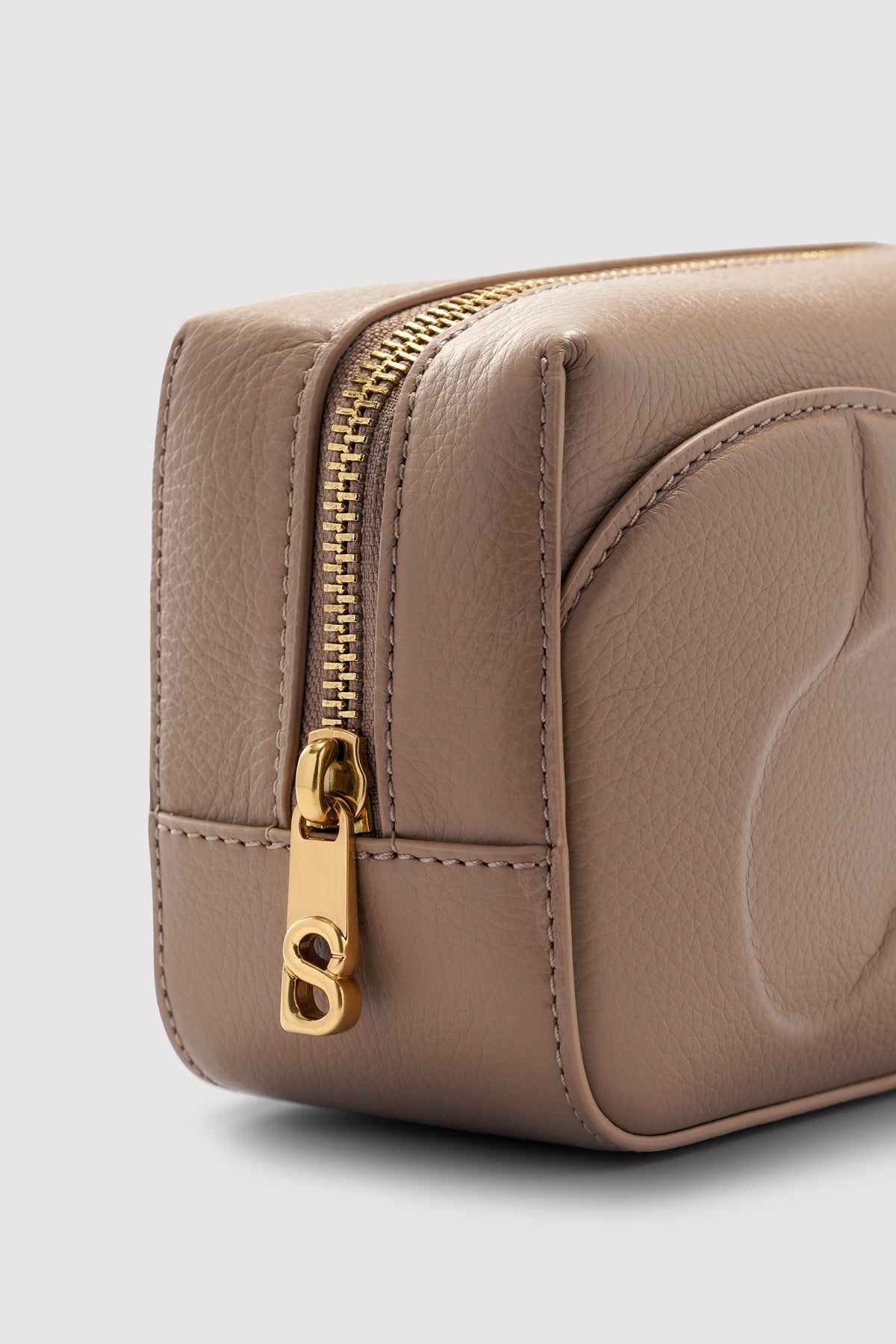 Kyla Pouch - Latte