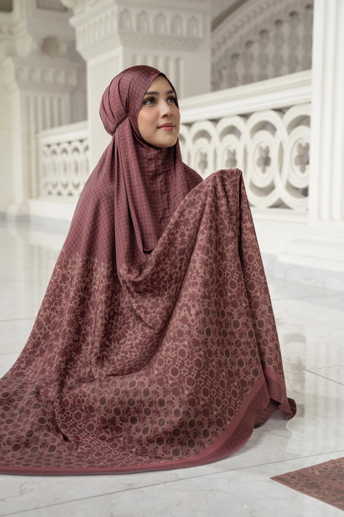 Haramain 2 Prayer Robe - Oud Red
