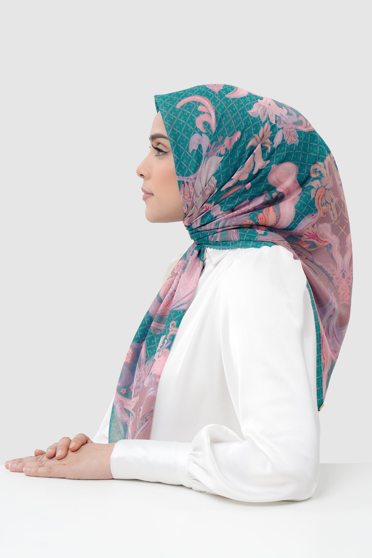 Autograph 3.0 Voile Square - Tapestry