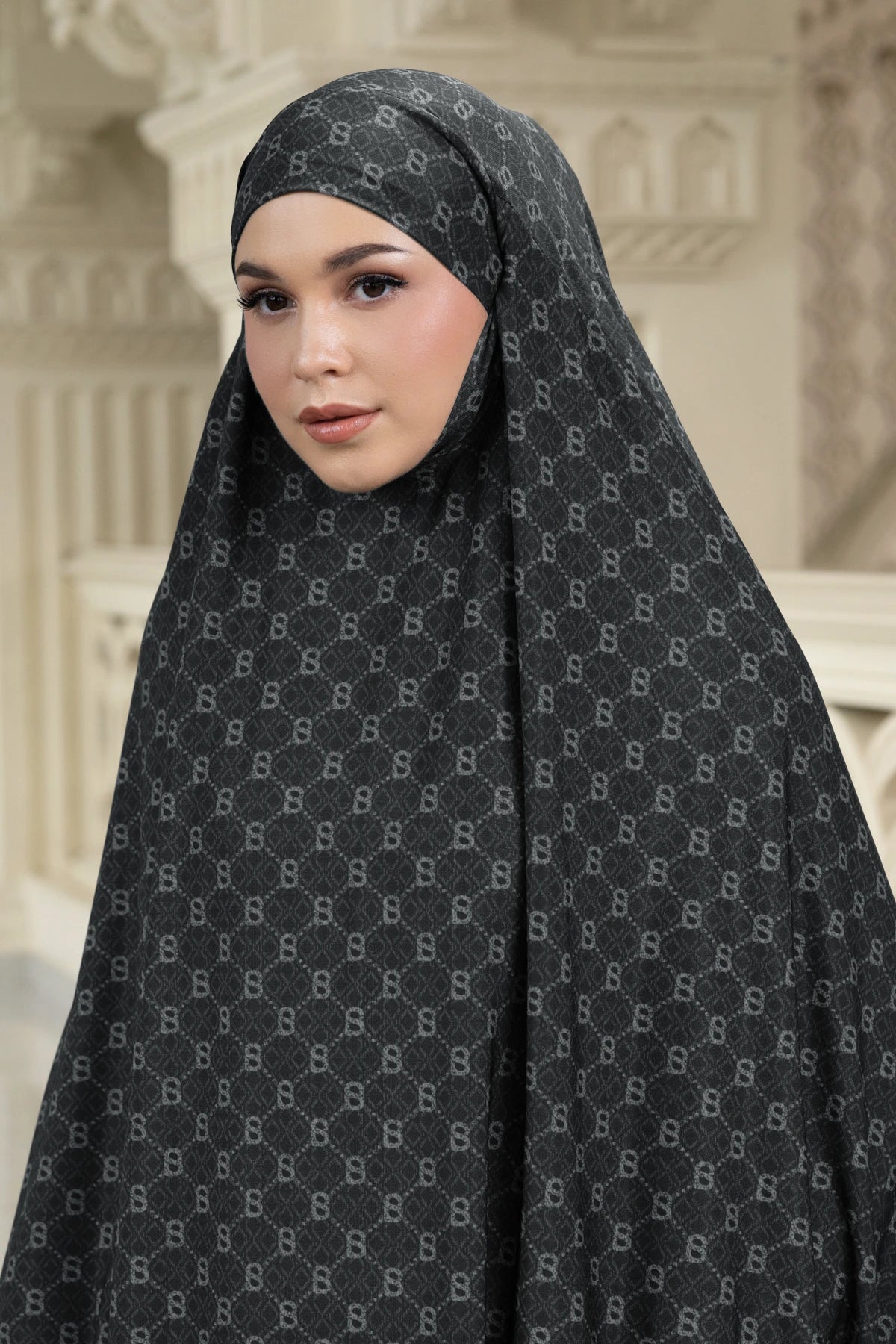 Beverly Prayer Robe - Black