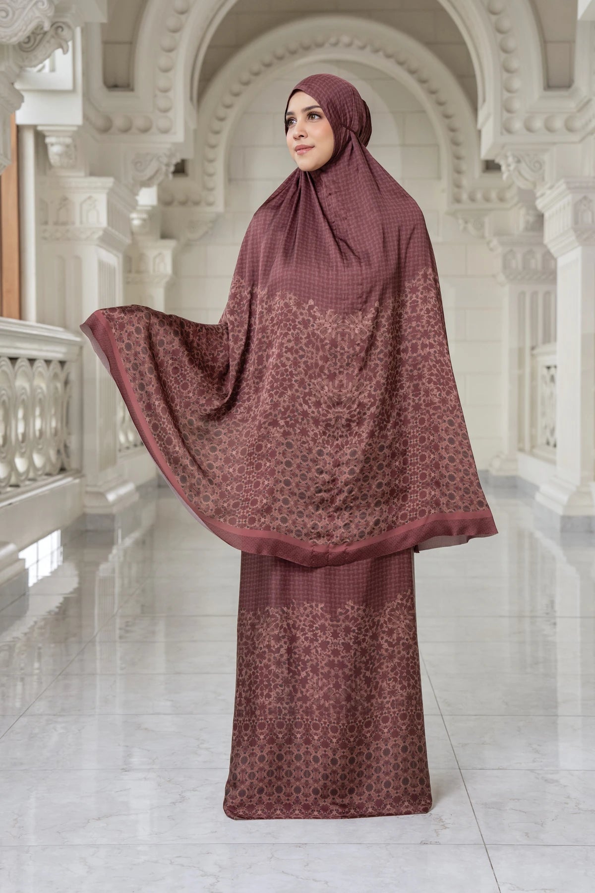Haramain 2 Prayer Robe - Oud Red