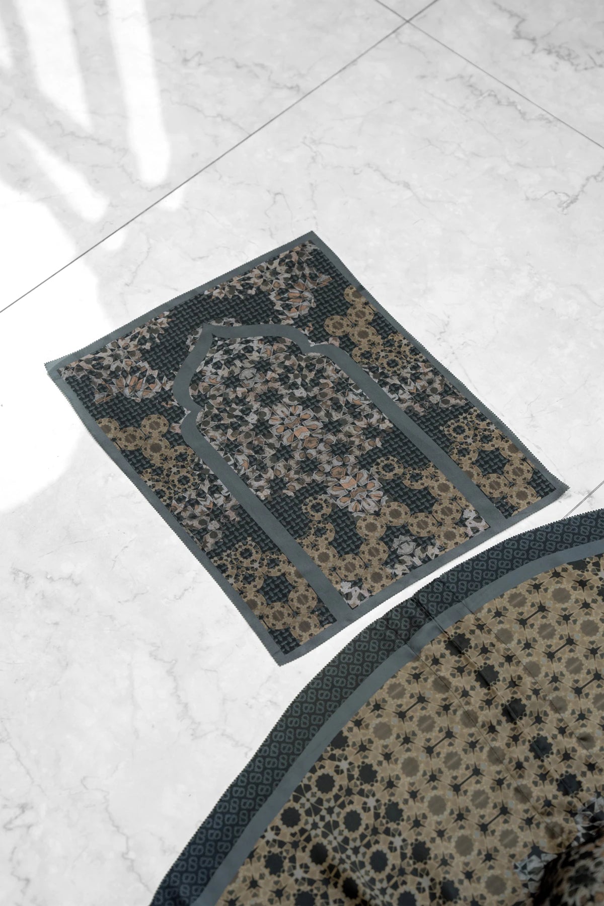 Haramain 2 Prayer Robe - Dates