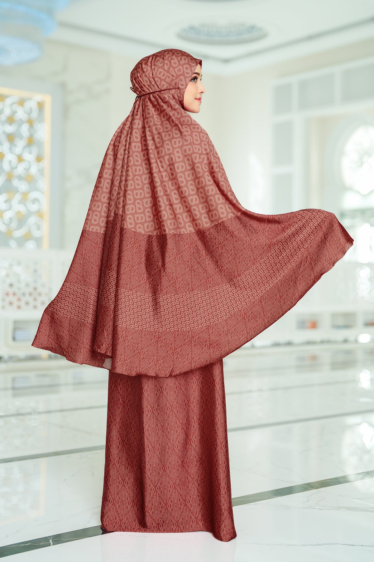 Tapis Abstre Prayer Robe - Brick