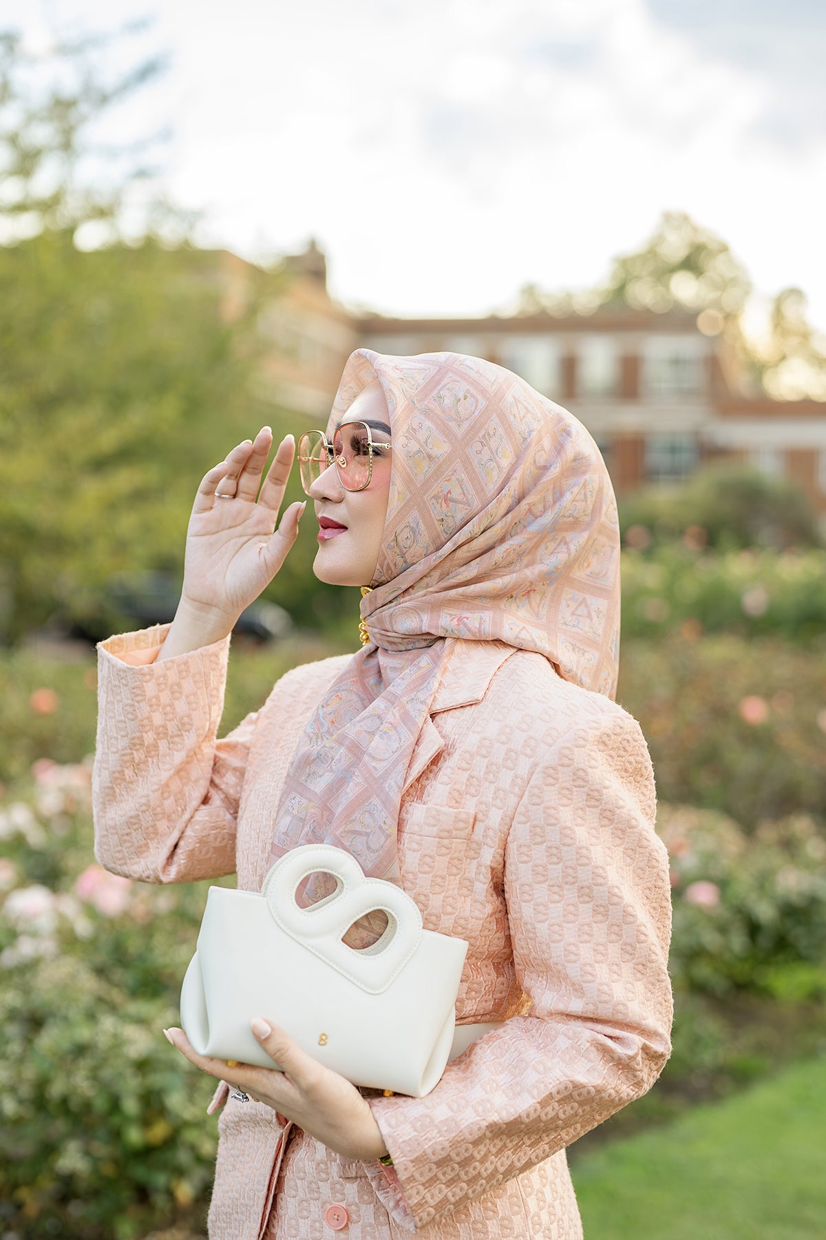 Autograph 2 Square - Charmer