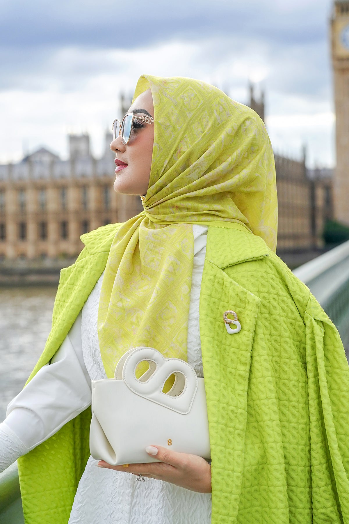 Autograph 2 Square - Showstopper