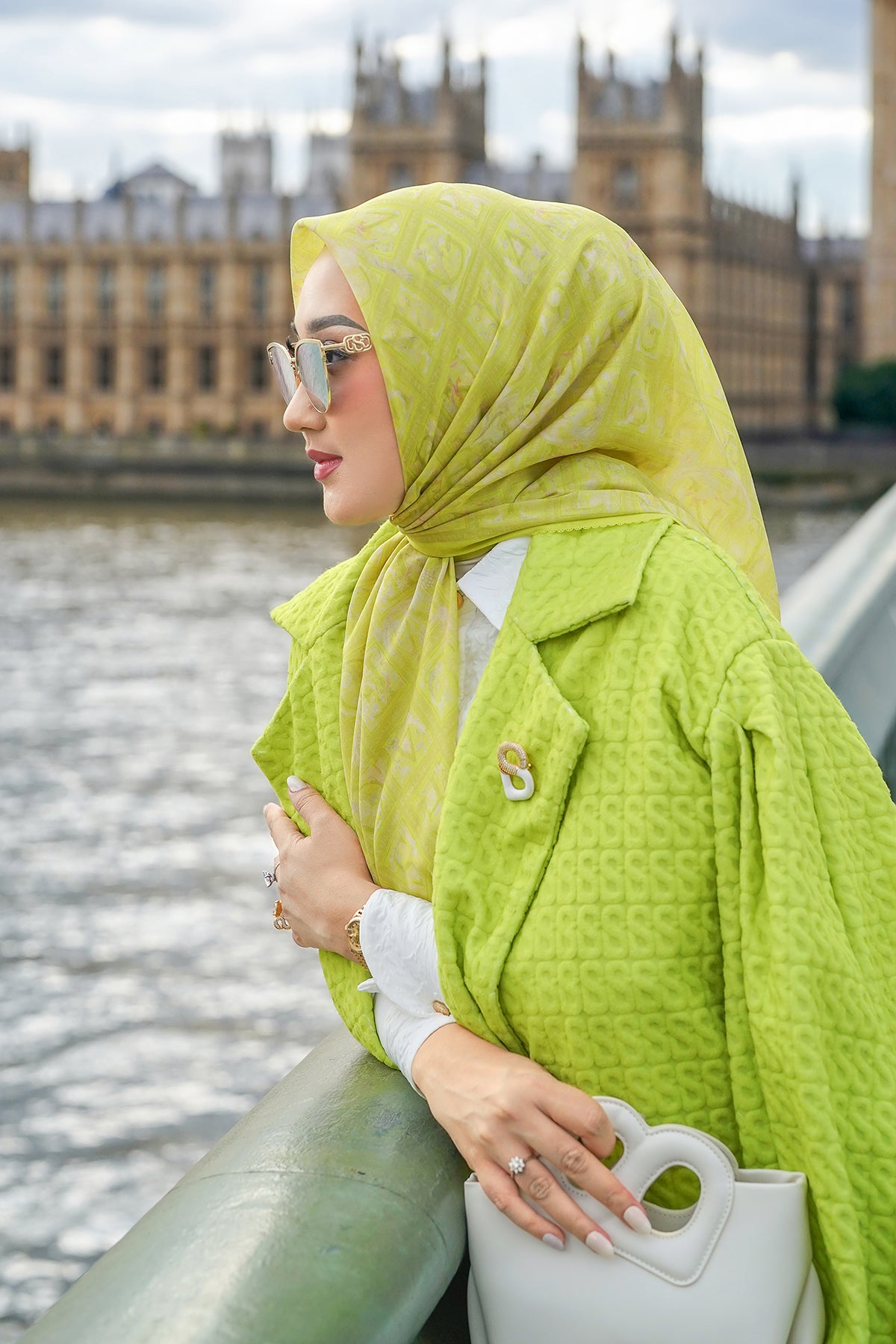 Autograph 2 Square - Showstopper