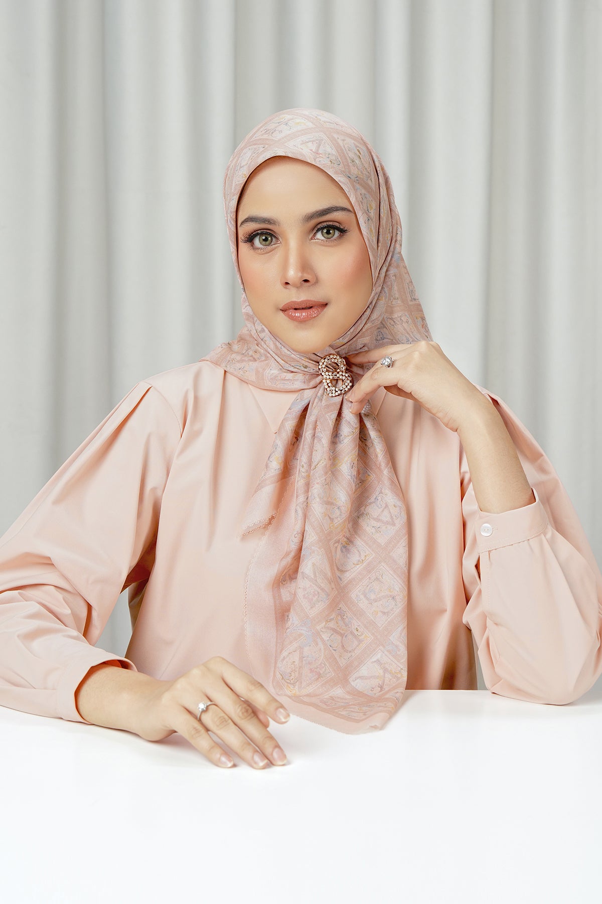 Autograph 2 Square - Charmer