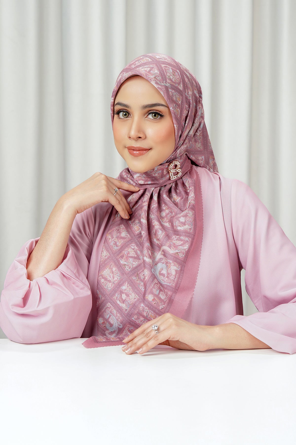 Autograph 2 Square - Dazzler