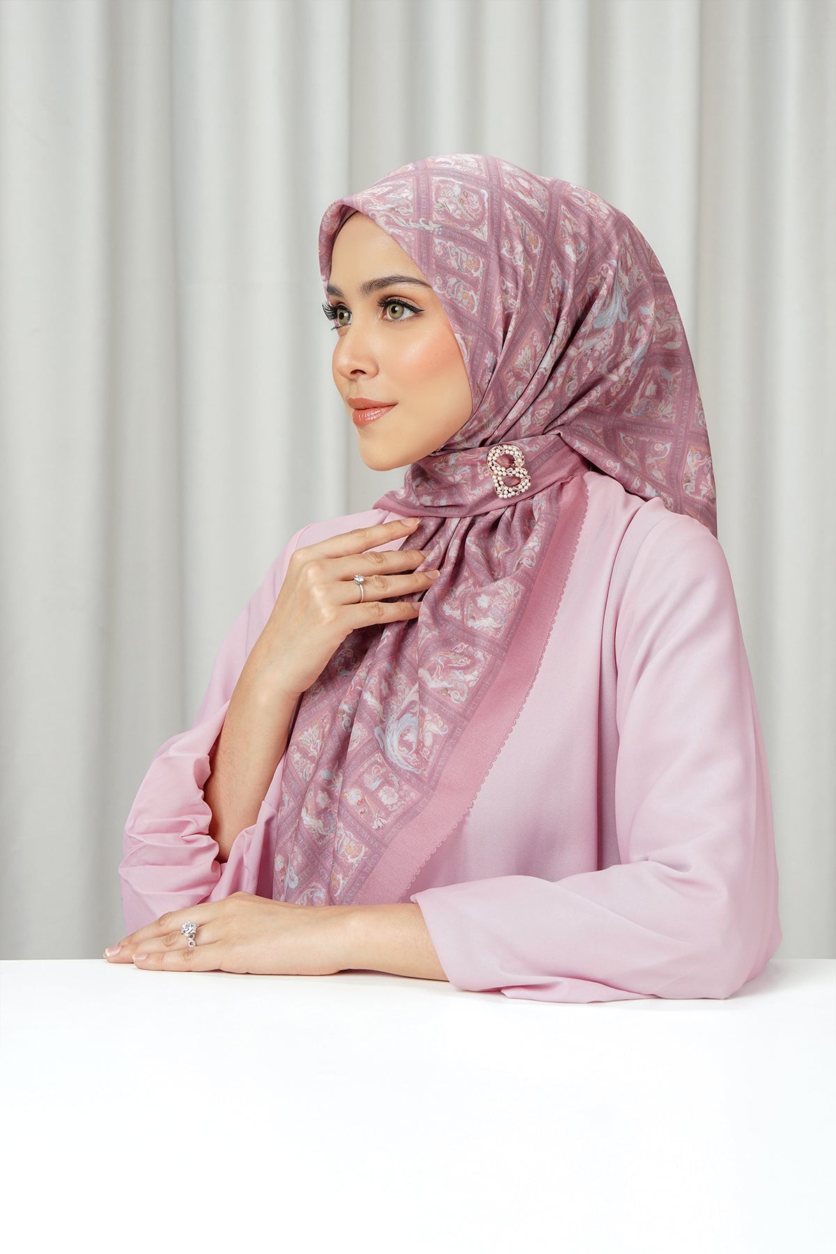 Autograph 2 Square - Dazzler