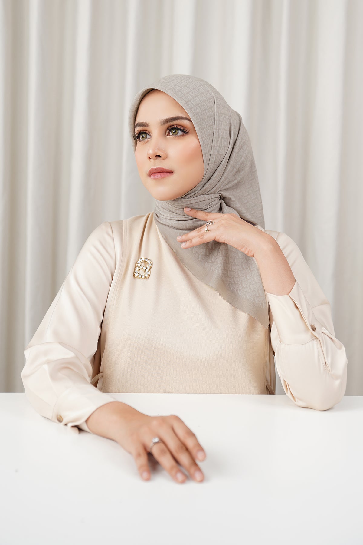 Bimu Voile Square - Simply Taupe