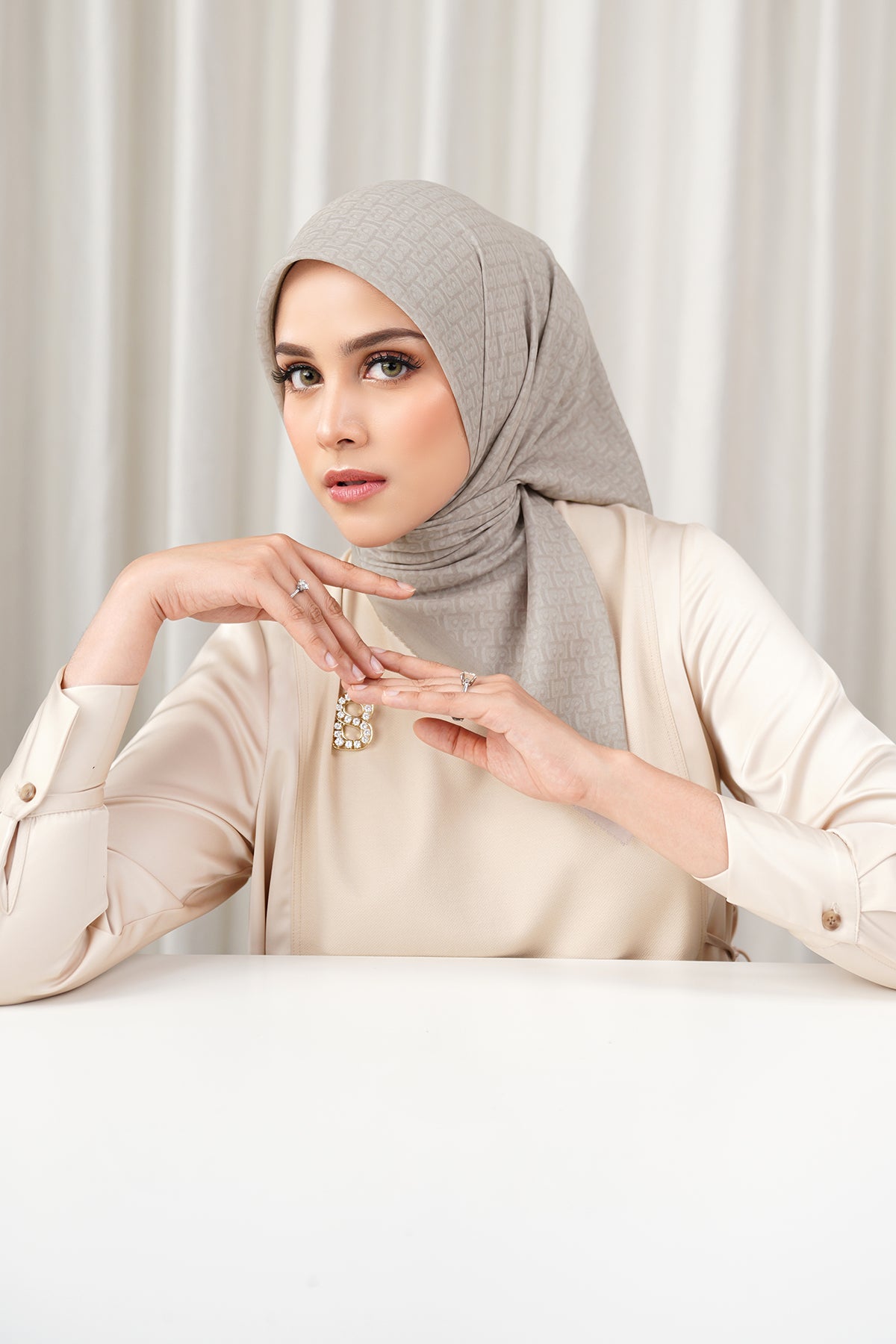 Bimu Voile Square - Simply Taupe